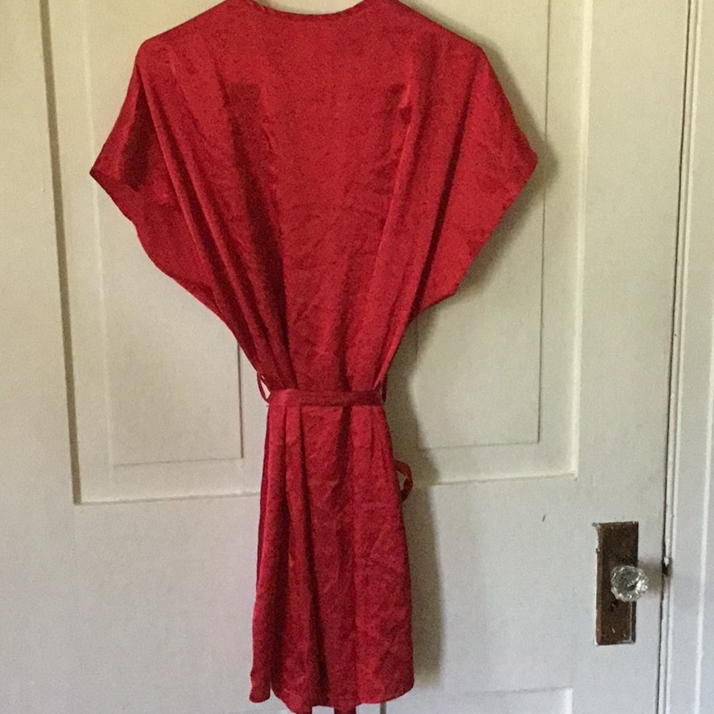 Red Robe mid thigh - Picture 3 of 3
